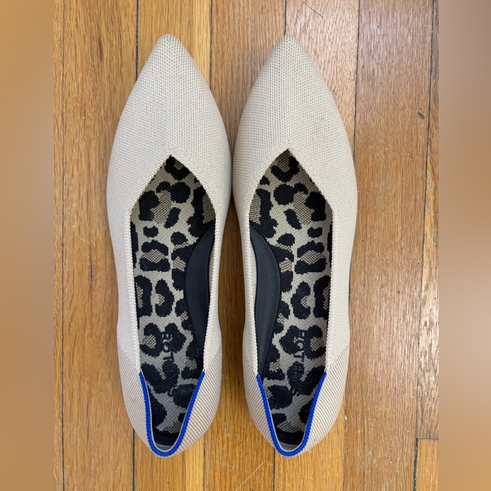 Rothy’s “The Point II” Ecru Beige Women's Shoes with Blue Accents